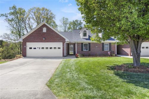 2-160 Royal View Dr, Pinnacle, NC, 27043-9510 | Card Image