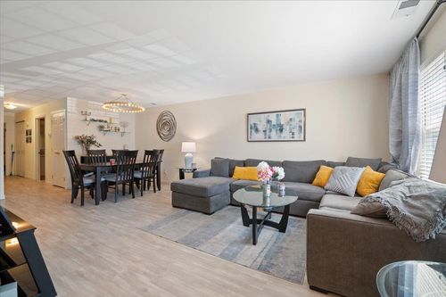 169 Morley Cir, Melville, NY, 11747-4845 | Card Image