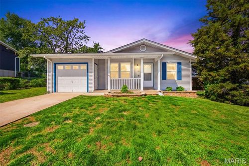 23 Oak Knoll Dr, Saint Peters, MO, 63376-3607 | Card Image