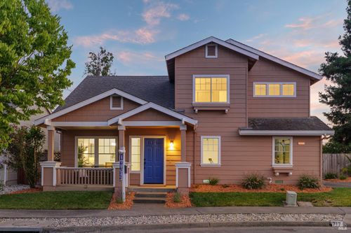 717 Weymouth St, Petaluma, CA, 94954-2519 | Card Image