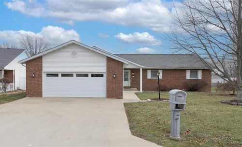 2913 Periwinkle Court, Highland, IL, 62249 | Card Image