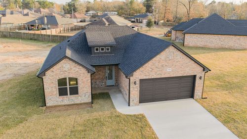 3906 French Dr, Longview, TX, 75604-1000 | Card Image
