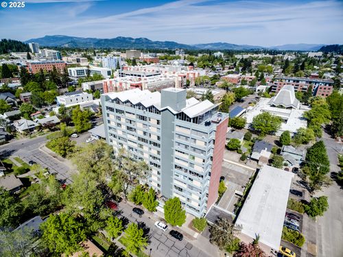 1313 Lincoln St, Eugene, OR, 97401-3922 | Card Image