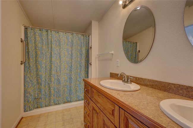 117 E Denmark St, House other with 3 bedrooms, 2 bathrooms and 2 parking in Walnut Springs TX | Image 17