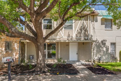 8727 Tradewind Dr, Windcrest, TX, 78239-1911 | Card Image