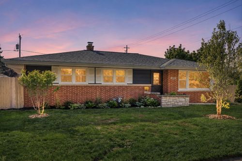 8057 17th Ave, Kenosha, WI, 53143-1624 | Card Image