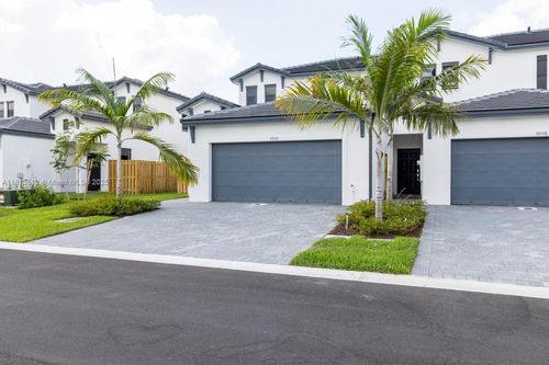 5838-3050 Park Ln, Pembroke Pines, FL, 33025 | Card Image