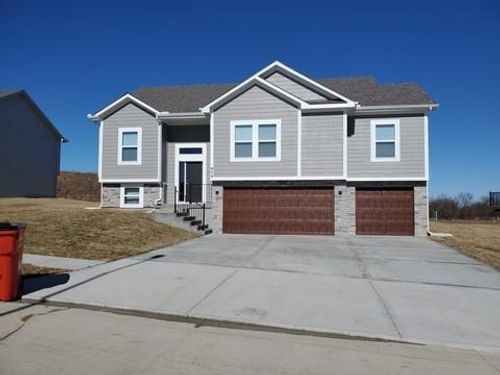 1202 Nw 4th Street, Oak Grove, MO, 64075 | Card Image