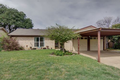 7405 Meadowdale Dr, Watauga, TX, 76148-1723 | Card Image