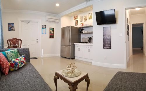 4122 N Circle Dr, Hollywood, FL, 33021-6727 | Card Image