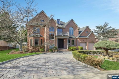 520 Homans Ave, Closter, NJ, 07624-2917 | Card Image