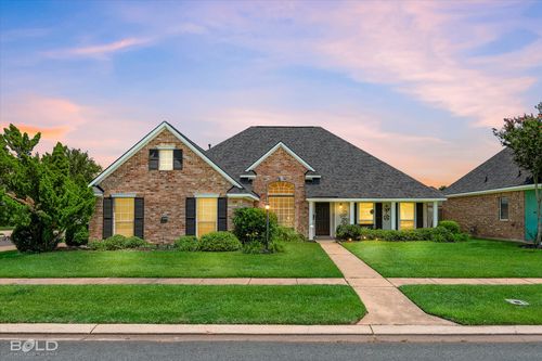 3301 Colonial Dr, Bossier City, LA, 71111-8181 | Card Image