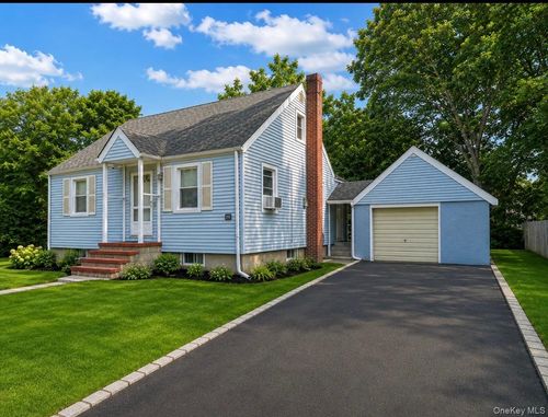 133 Little Plains Rd, Huntington, NY, 11743-4649 | Card Image