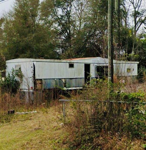 77 North St, Lumpkin, GA, 31815-3511 | Card Image