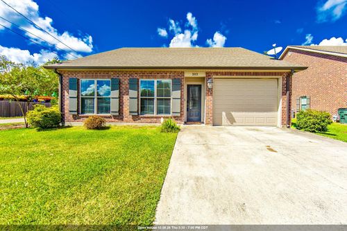 303 Derusso St, Houma, LA, 70364-2451 | Card Image