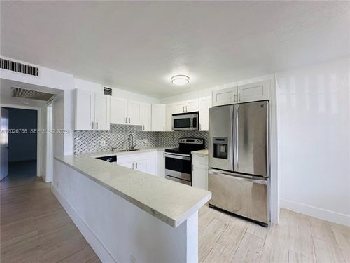 105b-850 Sw 133rd Ter, Pembroke Pines, FL, 33027-1815 | Card Image