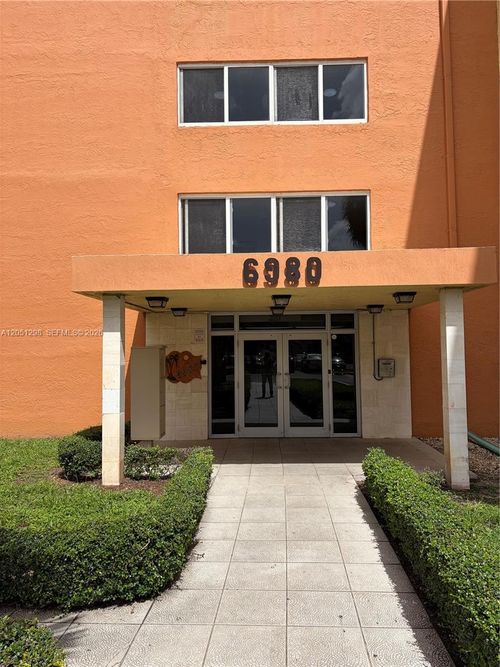 3-525a-6980 Nw 186th St, Hialeah, FL, 33015-3159 | Card Image