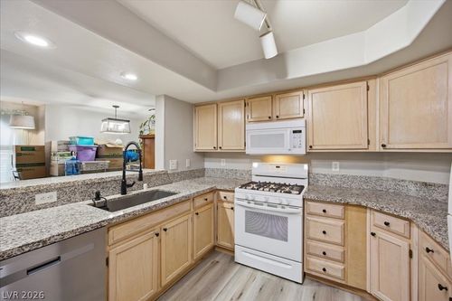 1017-7950 W Flamingo Rd, Las Vegas, NV, 89147-4200 | Card Image