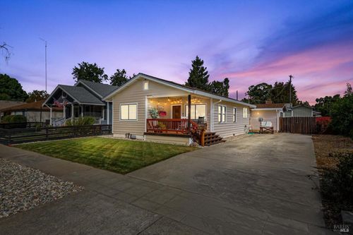 118 Walnut Avenue, Vacaville, CA, 95688 | Card Image