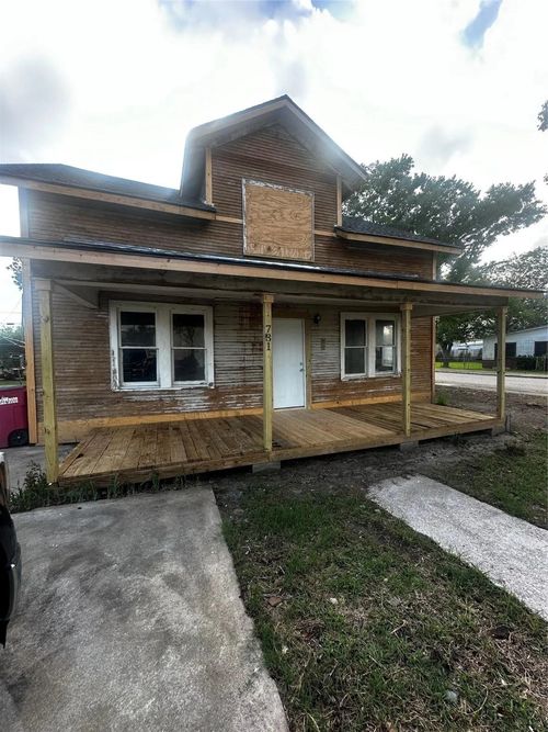 731 W 4th St, Freeport, TX, 77541-5401 | Card Image