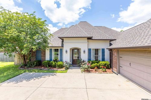 7335 Oakview Dr, Zachary, LA, 70791-2869 | Card Image