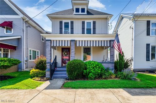 2017 Main St, Wellsburg, WV, 26070-1439 | Card Image