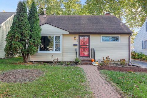 121 W Park Dr, Lombard, IL, 60148-3320 | Card Image