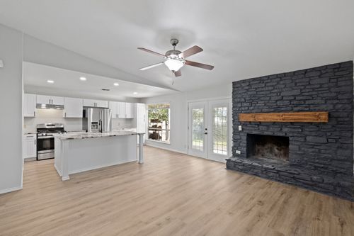 10001 Woodglen Dr, Austin, TX, 78753-4435 | Card Image