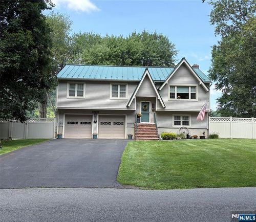 102 Tomahawk Trail, Sparta, NJ, 07871 | Card Image