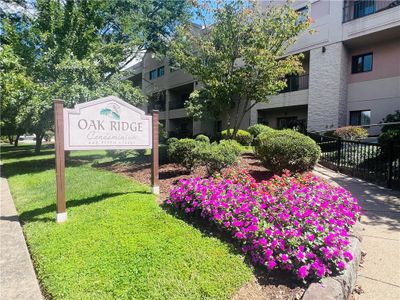 108 - 640 5th St., Condo with 1 bedrooms, 1 bathrooms and 1 parking in Oakmont PA | Image 2