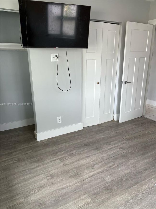 6807 Nw 75 Th St, House other with 2 bedrooms, 1 bathrooms and null parking in Tamarac FL | Image 19