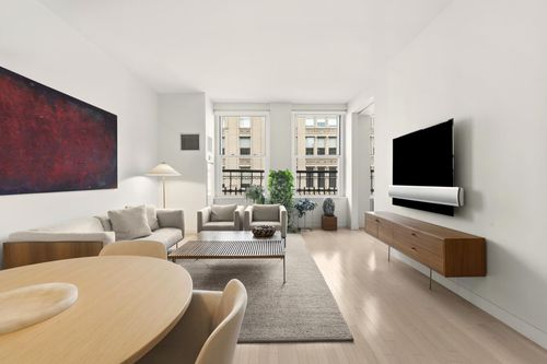 5-e-650 Avenue Of The Americas, New York, NY, 10011-2060 | Card Image