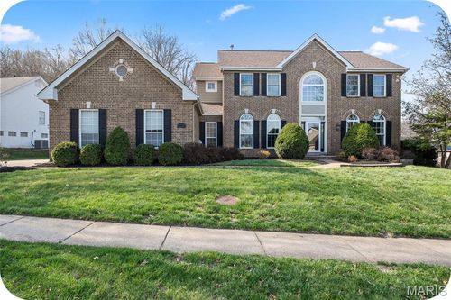 15927 Forest Valley Dr, Ballwin, MO, 63021-6063 | Card Image