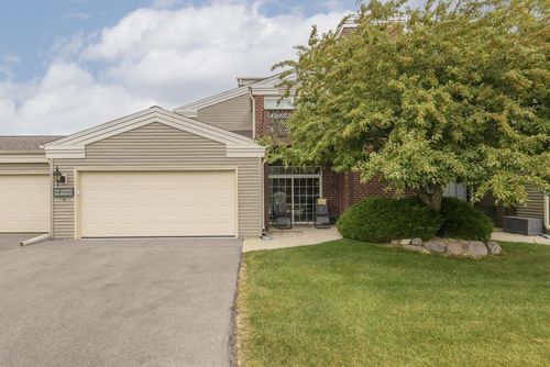d-N16W26539 Tall Reeds Lane, Pewaukee, WI, 53072 | Card Image