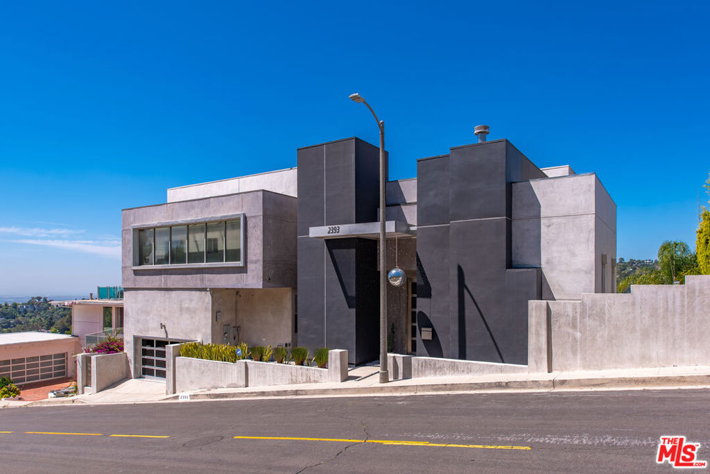 Residential Lease in Los Angeles 3