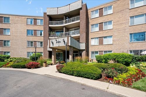 319-900 E Wilmette Rd, Palatine, IL, 60074-6832 | Card Image