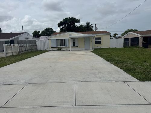 1755 Ne 180th St, North Miami Beach, FL, 33162-1501 | Card Image