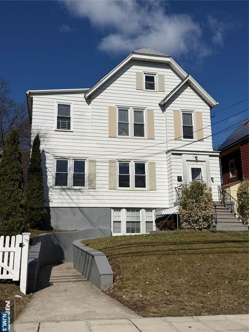 52 Orient Way, Rutherford, NJ, 07070-2171 | Card Image