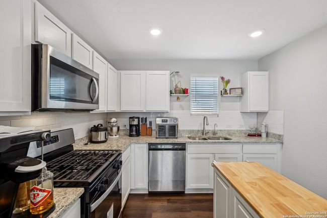 5431 Frederick Blf, House other with 3 bedrooms, 2 bathrooms and null parking in Von Ormy TX | Image 12