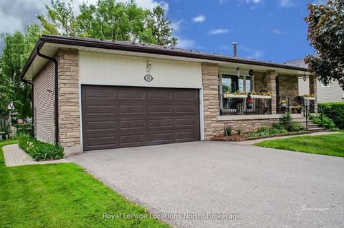 221 John St, Stayner, ON, L0M1S0 | Card Image