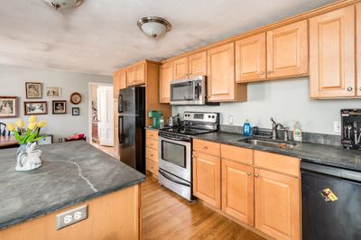 2 - 424 Second Street, Condo with 3 bedrooms, 1 bathrooms and null parking in Rollinsford NH | Image 3