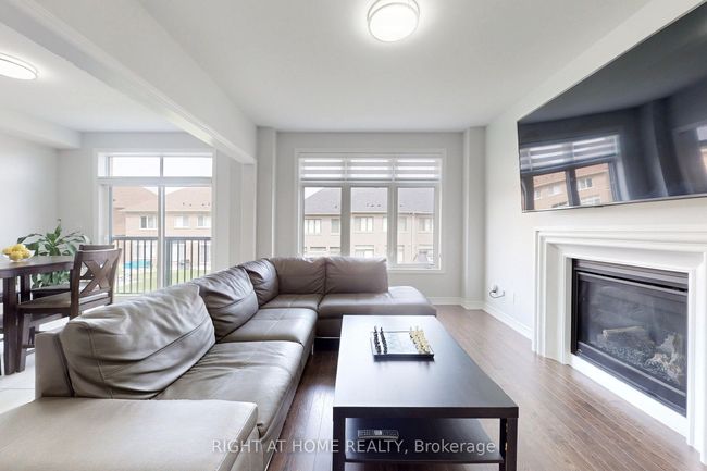 9 John Smith St, House attached with 5 bedrooms, 5 bathrooms and 3 parking in Holland Landing ON | Image 7