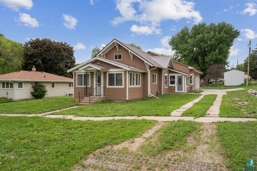 207 3rd St, Alcester, SD, 57004 | Card Image