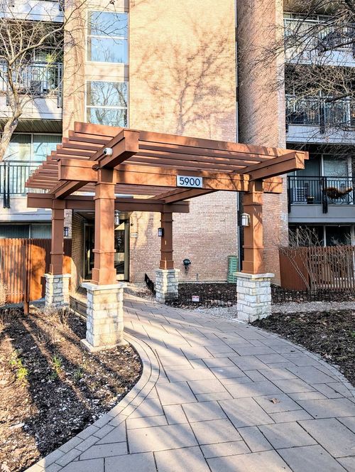 e7-5900 Oakwood Dr, Lisle, IL, 60532-3084 | Card Image