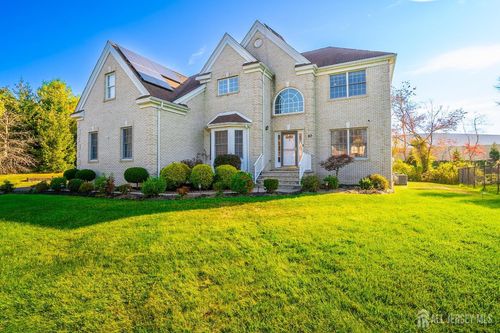 10 Eddie Ct, DAYTON, NJ, 08810-1640 | Card Image