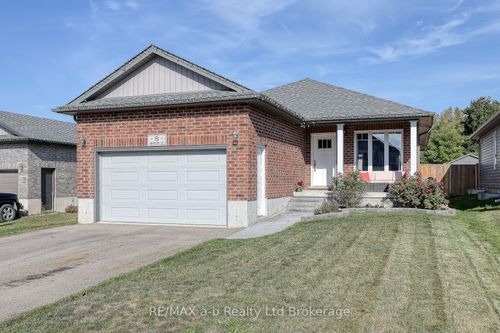 8 Minler St, Ingersoll, ON, N5C0C9 | Card Image
