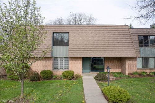c-469 W Streetsboro St, Hudson, OH, 44236-2065 | Card Image