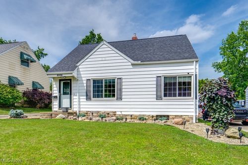 2446 23rd St, Cuyahoga Falls, OH, 44223-1508 | Card Image