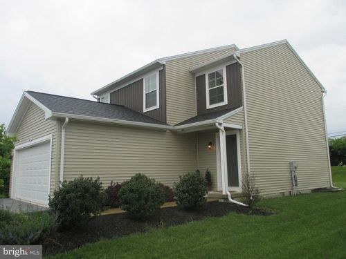 523 Cambridge Ln, SHIPPENSBURG, PA, 17257-8571 | Card Image