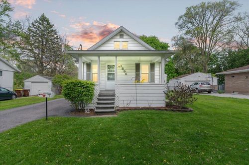 1896 Chestnut St, Holt, MI, 48842-1639 | Card Image